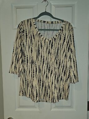 Cream V-Neck Long Sleeve Top with Black Dot Stripe Print